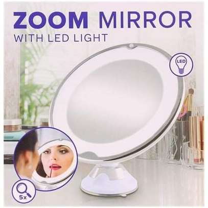 Miroir de maquillage  LED et Zoom x5 image 1