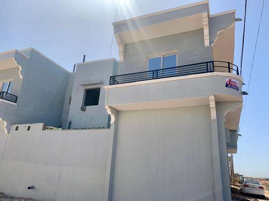 Appartement F4 à louer à la Cité CDC de Bambilor image 1