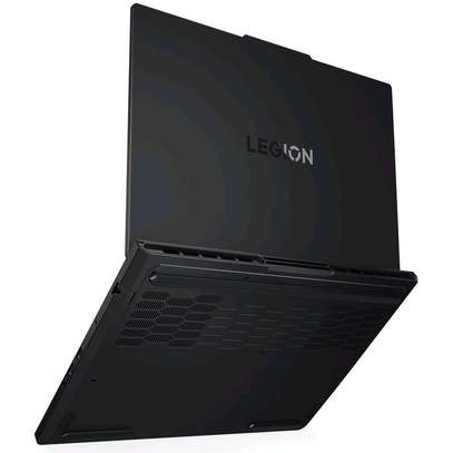 Gamer Lenovo legion PRO Oled 2025 image 4