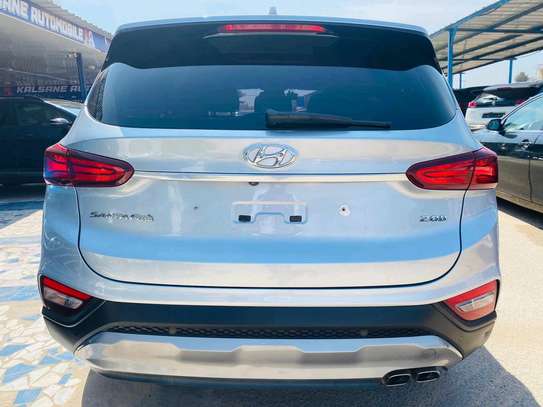 Hyundai santafe 18 19 image 3
