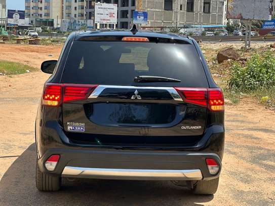 MITSUBISHI OUTLANDER 7places 2017🤞🏾🚘 image 5