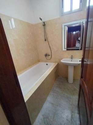 BEL APPARTEMENT F4 À LOUER AUX ALMADIES image 5