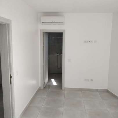 Appartement à Fann Mermoz avec piscine image 8
