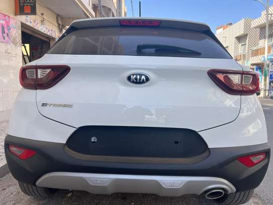 KIA STONIC 2017/2018 image 6