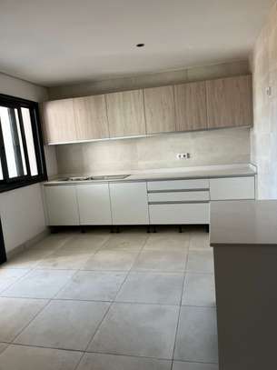 Appartement F5 à louer en Centre ville. image 4