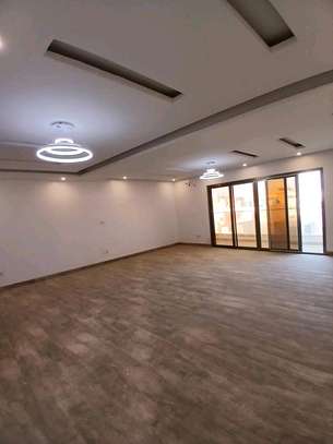 Appartement avec piscine commune et salle de sport image 5
