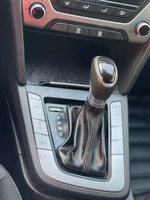 Hyundai elantra 2017 image 7