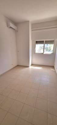 Opportunité spacieux F4 transformable Point E image 10