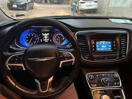 Chrysler 200 venant image 7