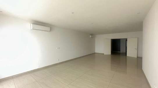 F4 moderne Route king Fahd Almadies image 1