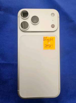 IPHONE 17 PRO MAX image 2