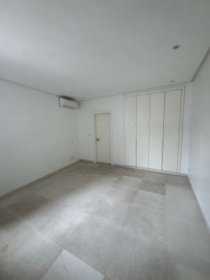 APPARTEMENT F4 HAUT STANDING  POINT E image 3