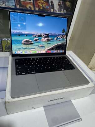 MacBook Pro M4 14pouce descellé image 6