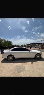 Mercedes E350 image 1