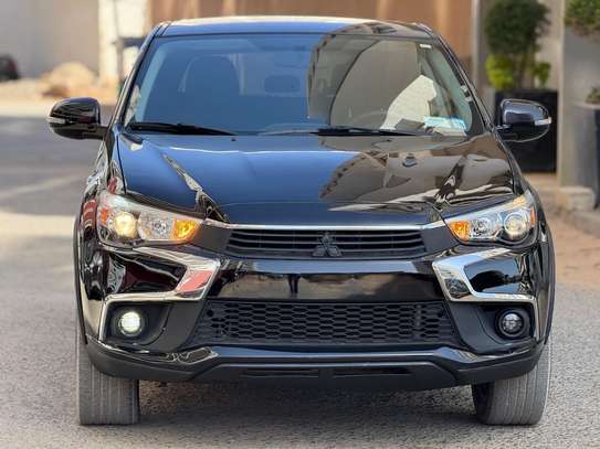 Mitsubishi outlander image 2
