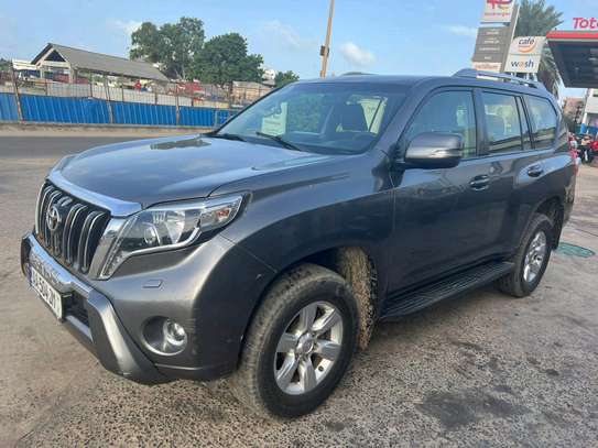 Toyota Prado image 2