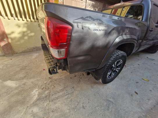 2016 Toyota Tacoma TRD OFF ROAD image 14