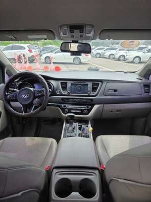 KIA CARNIVAL 2016/2017 image 4