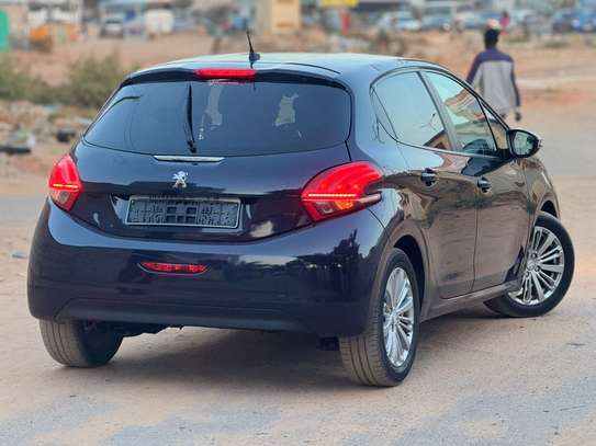 Peugeot 208 2019 image 9