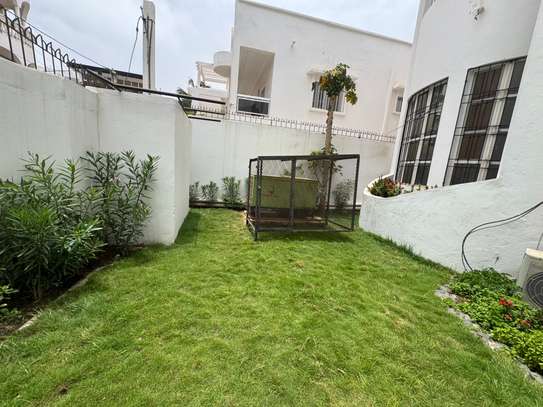 Villa à vendre aux Almadie Ngor derrière Philippe Moris image 9