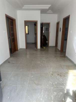 Particulier Vend Superbe villa a Saly R+1 image 2