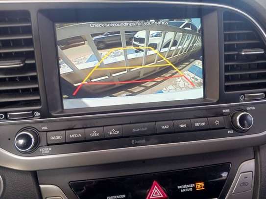 Hyundai Avante 2017 image 3