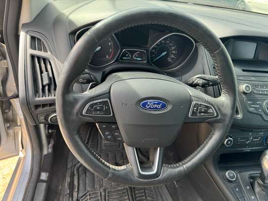 Ford focus SE 2017 image 8