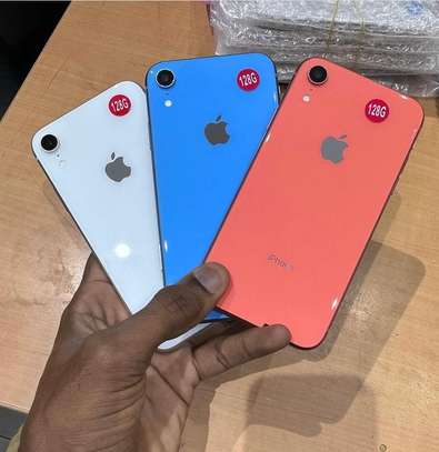 iPhone XR 128GB image 1
