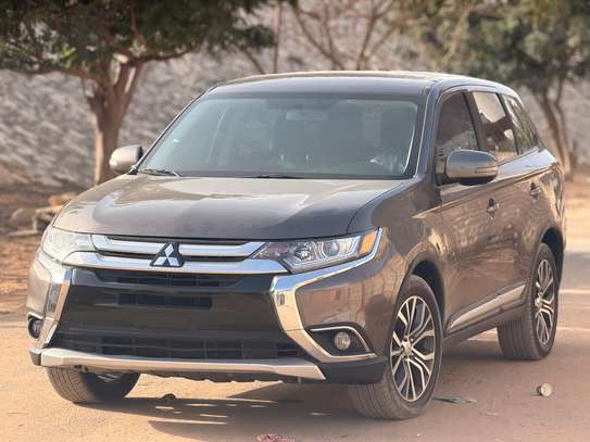 Mitsubishi OUTLANDER 7place Année 2018 image 3