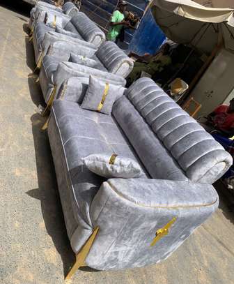 Canapé 3 places velours marron dossier capitonné image 1