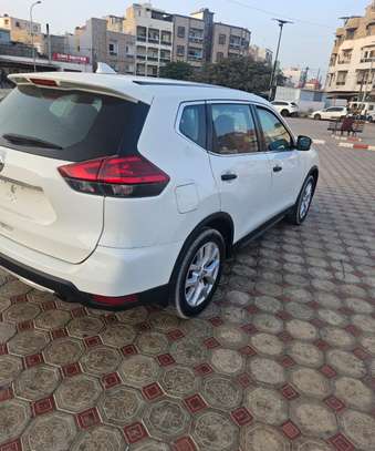 Nissan rogue image 3
