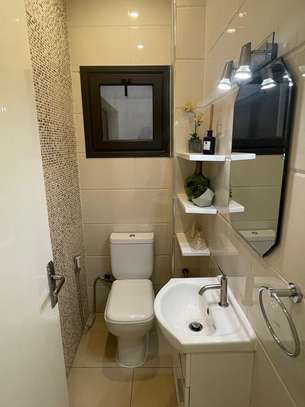Appartement Meublé F4 au Point E image 10