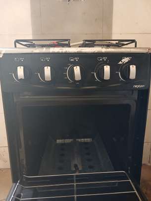 Nexon cuisinière gaz 4 feux noir avec four image 5