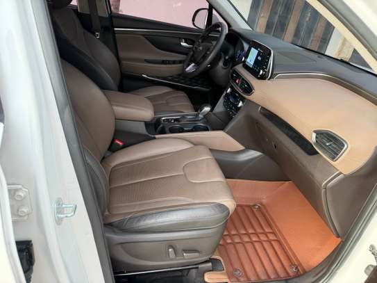 Hyundai Santefe image 12