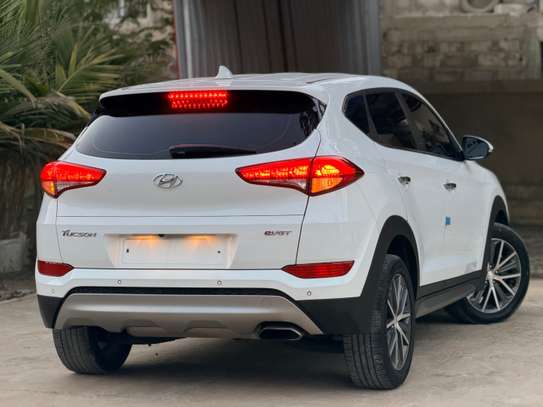 Hyundai Tucson image 10