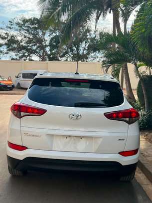 Hyundai tucson image 13