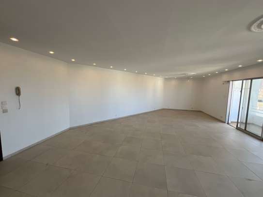 Appartement F4 à louer au plateau image 3