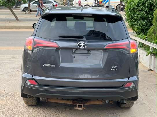 Toyota Rav4 2018 image 9