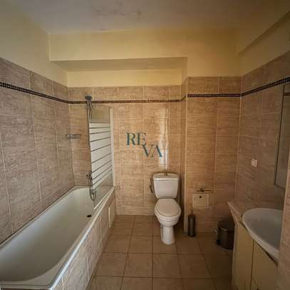 APPARTEMENT F2 À VENDRE AU POINT E image 10