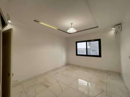 Appartement à vendre au Point-E avenue birago diop image 9