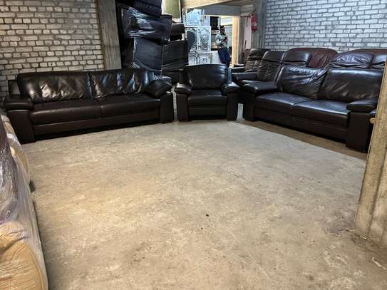 Salons en cuir design classique confort optimal image 6