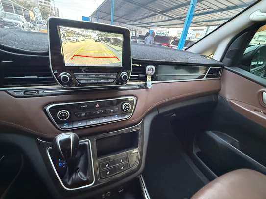 Hyundai Starex 9 places Exclusive 2019 image 9