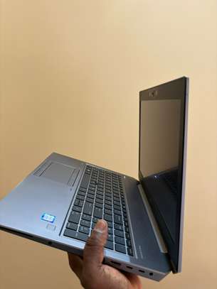 GAMER HP ZBOOK 15 I7 image 5