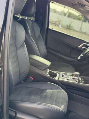 Mitsubishi outlander image 8