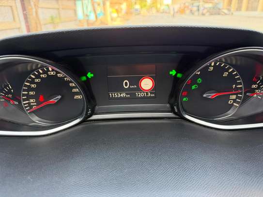 Peugeot 308 2016 image 7