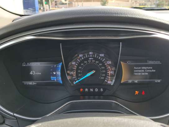 Ford Fusion Gris métallisé Berline image 6