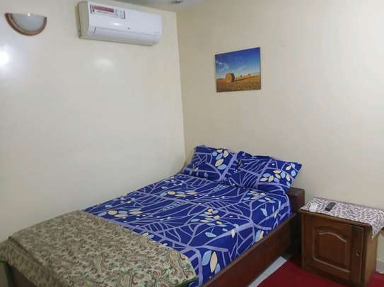 Lit double bois massif naturel avec matelas inclus image 2