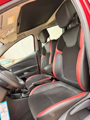 RENAULT CLIO 2019 image 12