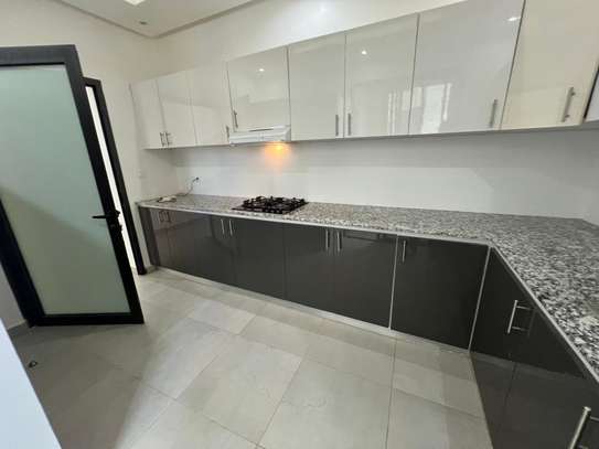 Appartement à louer aux almadies F4 image 6