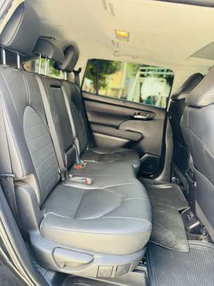TOYOTA HIGHLANDER 2023 ESSENCE 6 cylindres image 6